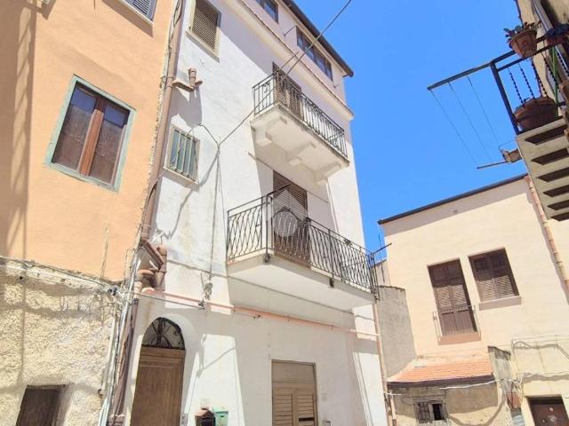 Palazzo / Stabile in vendita a Altofonte PA