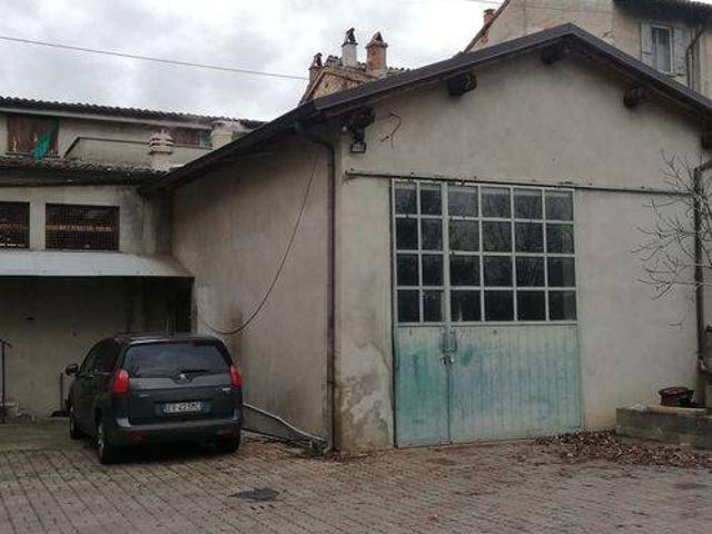 Palazzo / Stabile in vendita a Alta Val Tidone PC