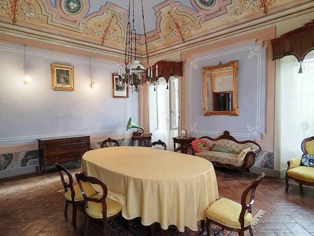 Palazzo / Stabile in vendita a Alta Val Tidone PC