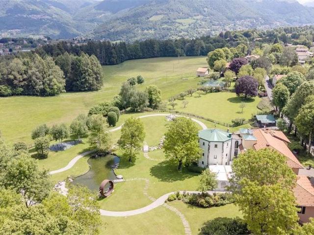 Palazzo / Stabile in vendita a Alta Valle Intelvi CO