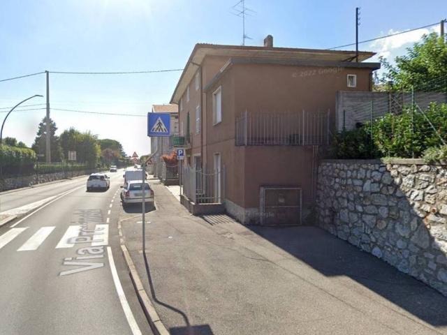 Palazzo / Stabile in vendita a Alzano Lombardo BG