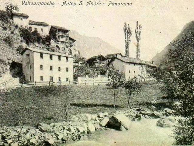 Palazzo / Stabile in vendita a Antey Saint Andrè AO