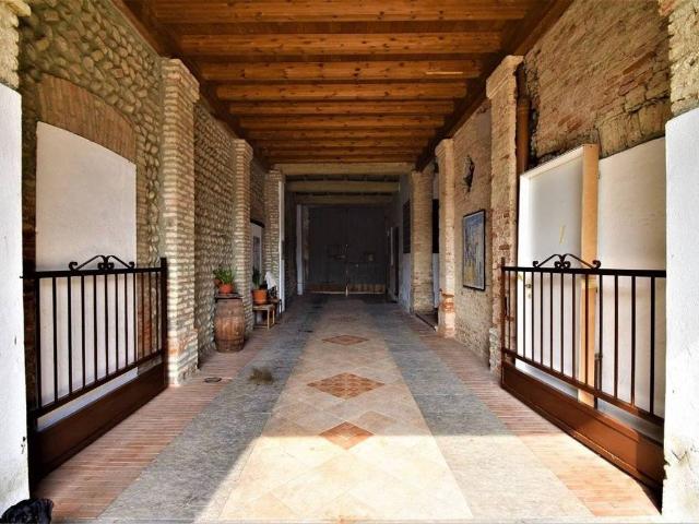 Palazzo / Stabile in vendita a Antegnate BG