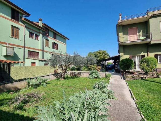 Palazzo / Stabile in vendita a Aprilia LT