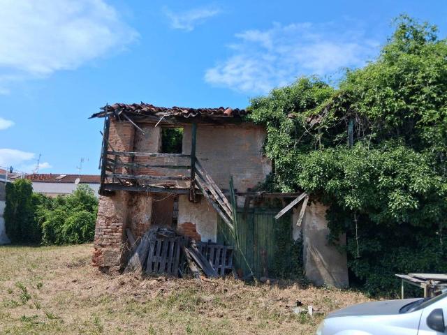 Palazzo / Stabile in vendita a Arconate MI