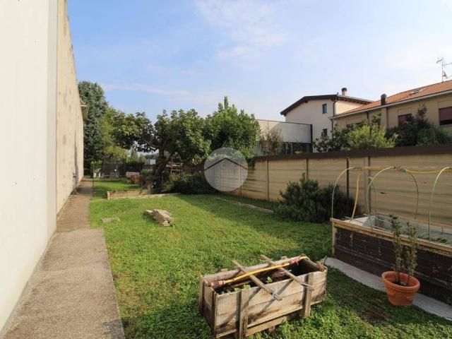 Palazzo / Stabile in vendita a Arcore MB