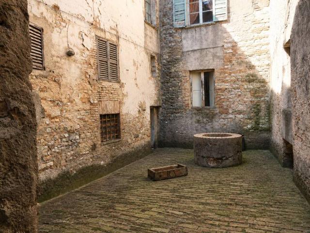 Palazzo / Stabile in vendita a Arcevia AN