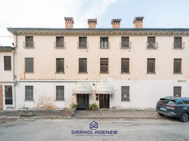 Palazzo / Stabile in vendita a Arcugnano VI