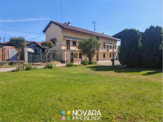 Palazzo / Stabile in vendita a Arborio VC