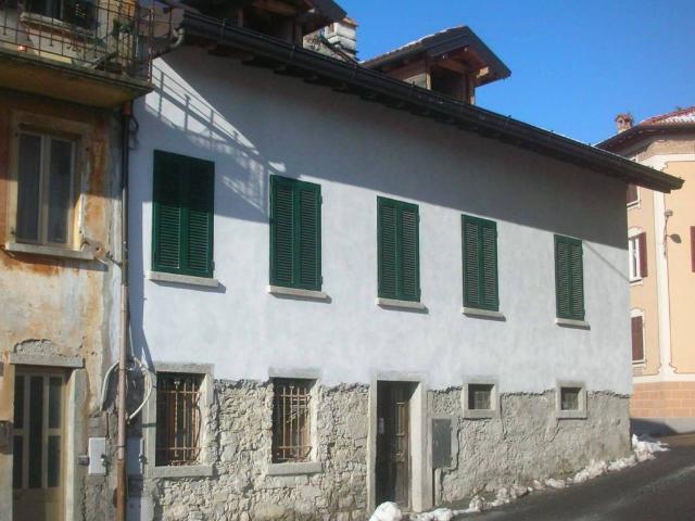 Palazzo / Stabile in vendita a Argegno CO