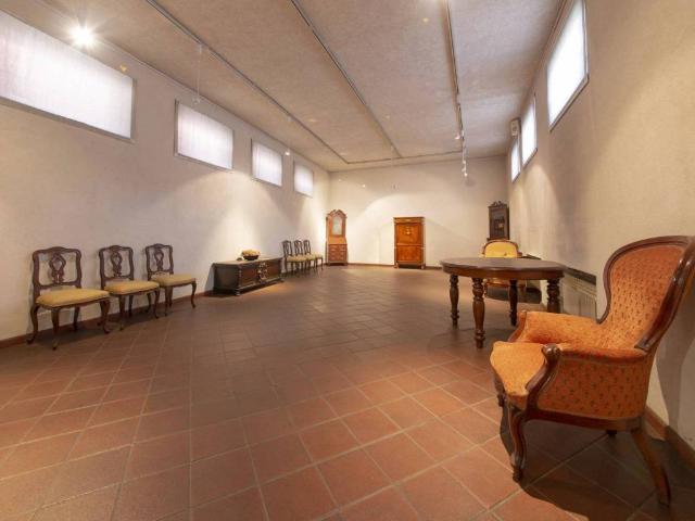 Palazzo / Stabile in vendita a Arese MI