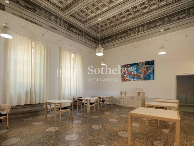Palazzo / Stabile in vendita a Arezzo AR