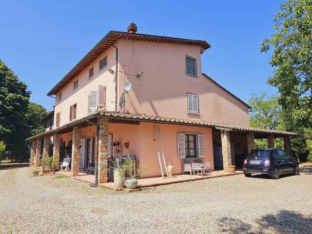 Palazzo / Stabile in vendita a Arezzo AR