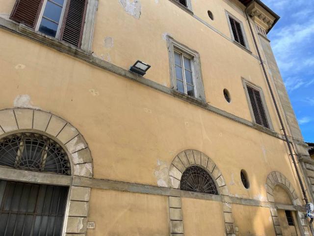 Palazzo / Stabile in vendita a Arezzo AR