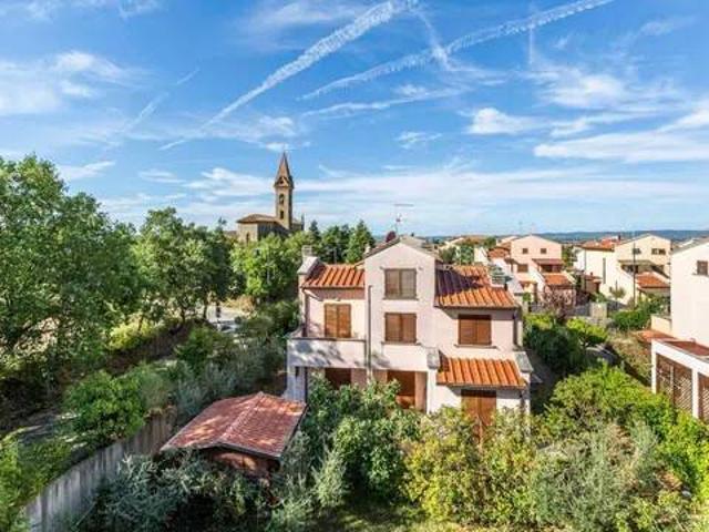 Palazzo / Stabile in vendita a Arezzo AR