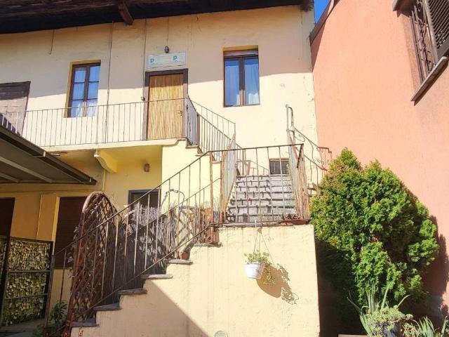 Palazzo / Stabile in vendita a Arsago Seprio VA