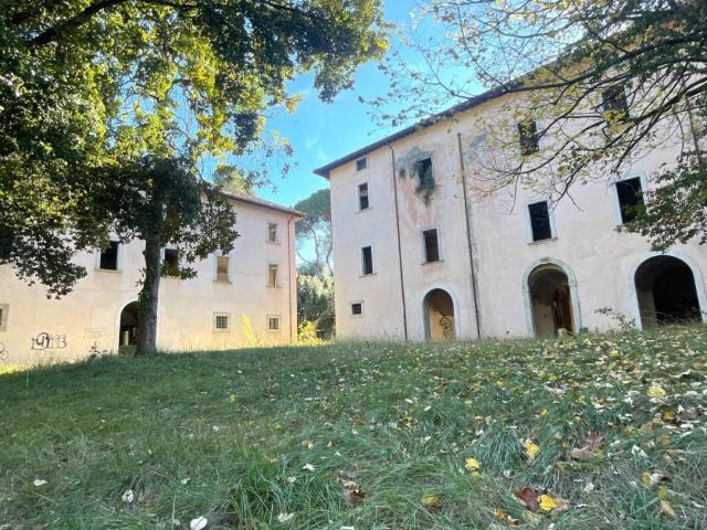 Palazzo / Stabile in vendita a Ascoli Piceno AP