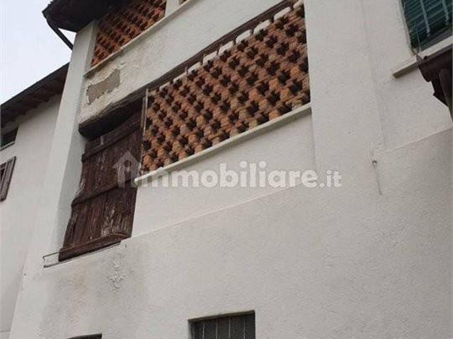 Palazzo / Stabile in vendita a Asso CO