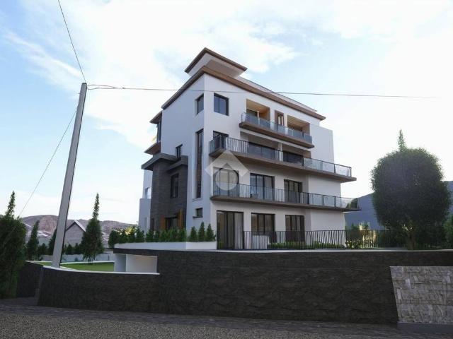 Palazzo / Stabile in vendita a Buja UD