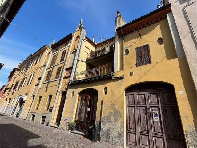 Palazzo / Stabile in vendita a Busseto PR