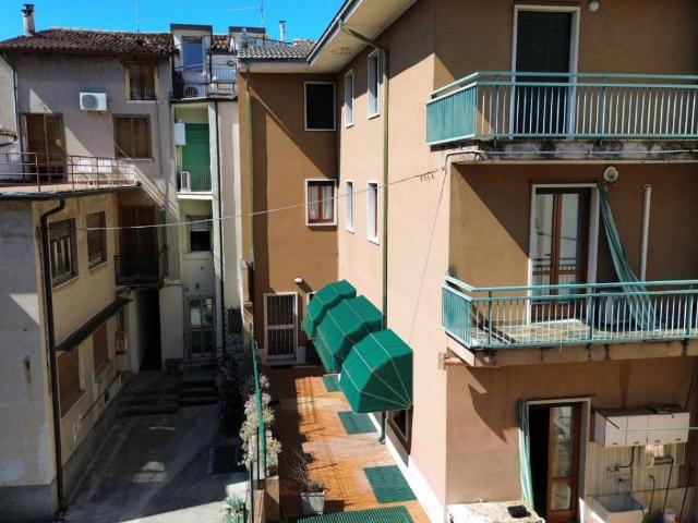 Palazzo / Stabile in vendita a Bussolengo VR