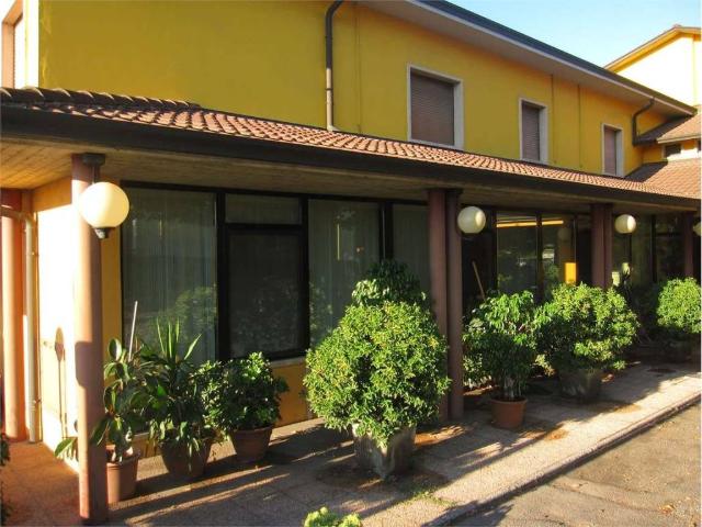 Palazzo / Stabile in vendita a Buttapietra VR