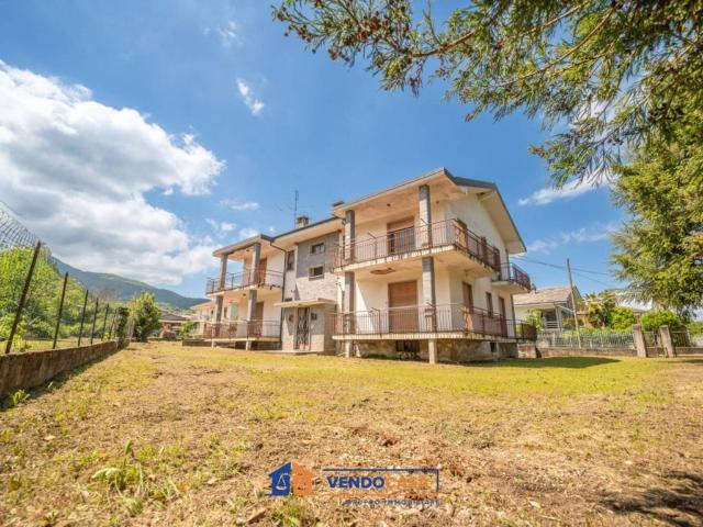 Palazzo / Stabile in vendita a Bagnolo Piemonte CN