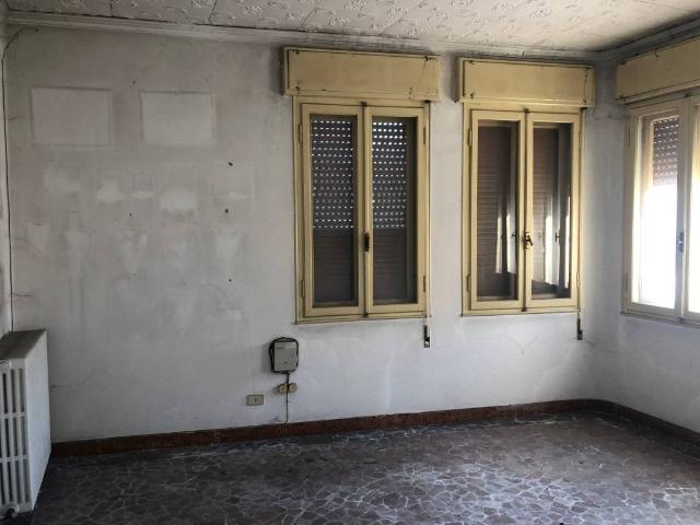 Palazzo / Stabile in vendita a Badia Polesine RO