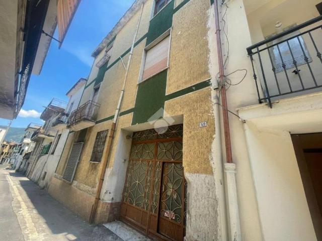 Palazzo / Stabile in vendita a Baiano AV