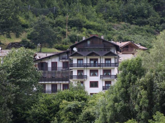 Palazzo / Stabile in vendita a Baselga di Pinè TN