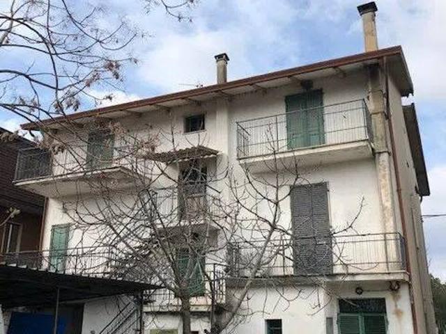 Palazzo / Stabile in vendita a Bastia Umbra PG