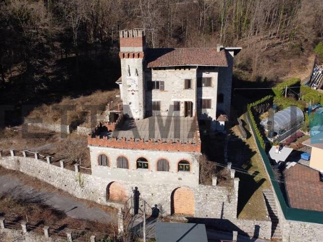 Palazzo / Stabile in vendita a Barni CO