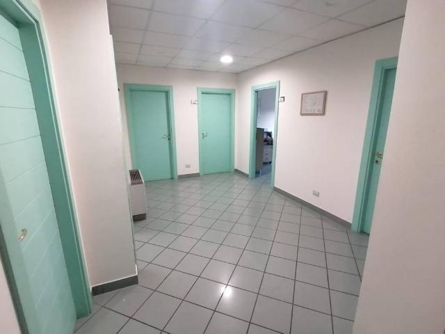Palazzo / Stabile in vendita a Baronissi SA