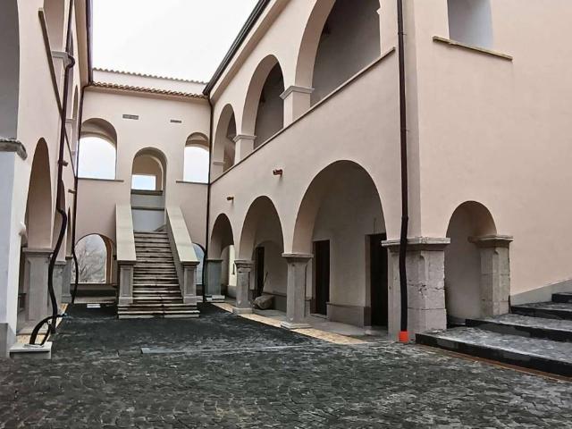 Palazzo / Stabile in vendita a Baronissi SA