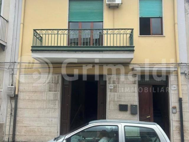 Palazzo / Stabile in vendita a Barcellona Pozzo di Gotto ME