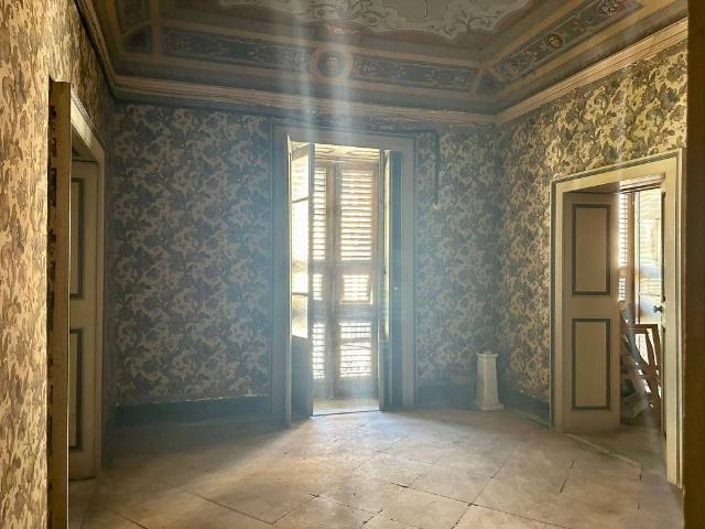 Palazzo / Stabile in vendita a Barcellona Pozzo di Gotto ME