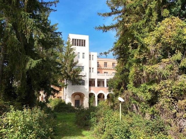 Palazzo / Stabile in vendita a Barete AQ