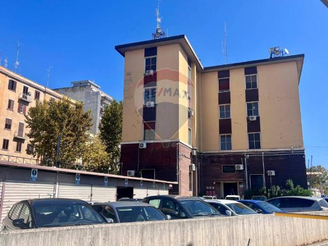 Palazzo / Stabile in vendita a Bari BA