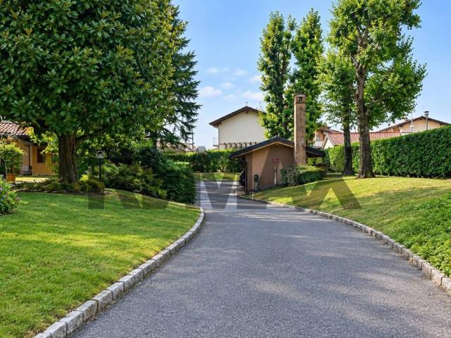 Palazzo / Stabile in vendita a Barzana BG