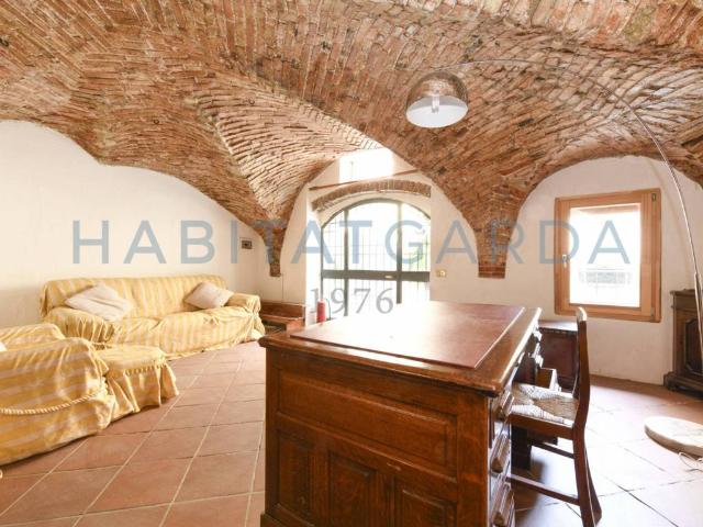 Palazzo / Stabile in vendita a Bedizzole BS