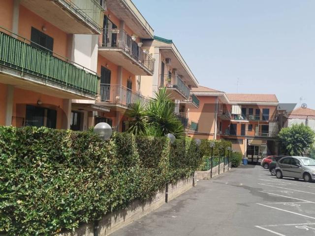 Palazzo / Stabile in vendita a Belpasso CT