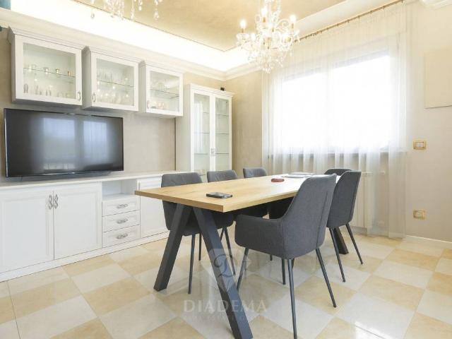 Palazzo / Stabile in vendita a Besnate VA
