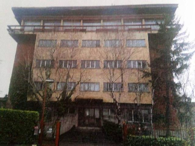 Palazzo / Stabile in vendita a Besozzo VA