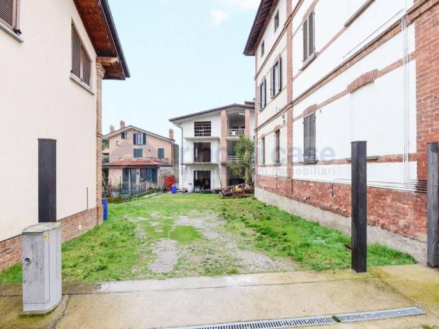 Palazzo / Stabile in vendita a Besana in Brianza MB