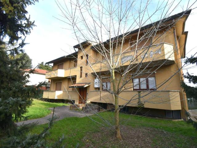 Palazzo / Stabile in vendita a Bernareggio MB