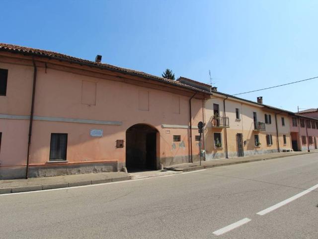 Palazzo / Stabile in vendita a Bereguardo PV
