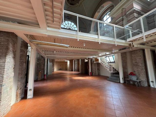 Palazzo / Stabile in vendita a Bergamo BG