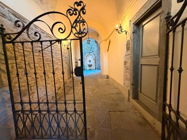Palazzo / Stabile in vendita a Bergamo BG