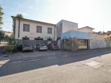 Palazzo / Stabile in vendita a Bergamo BG