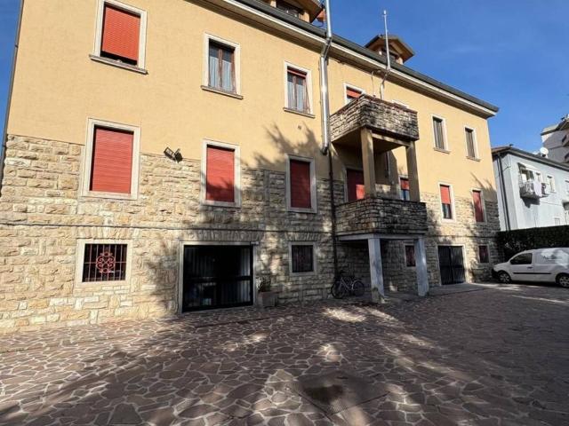Palazzo / Stabile in vendita a Bergamo BG